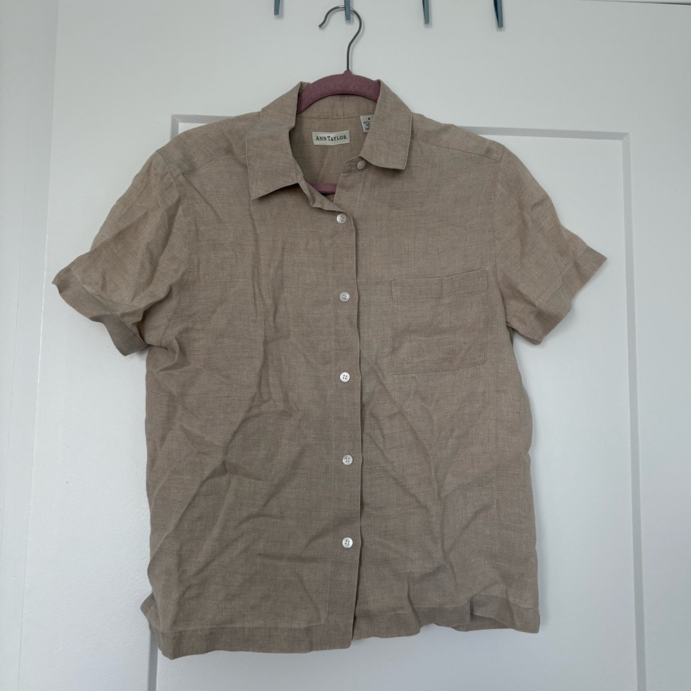 Ann Taylor Women’s Casual Tan Button Down Shirt